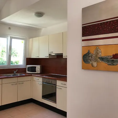 Dom wakacyjny In With Golf & Pool Access *