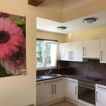 Dom wakacyjny In With Golf & Pool Access Les Forges (Deux-Sevres)