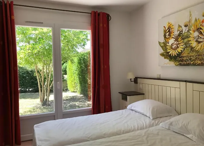 In With Golf & Pool Access Сasa de vacaciones Les Forges (Deux-Sevres)